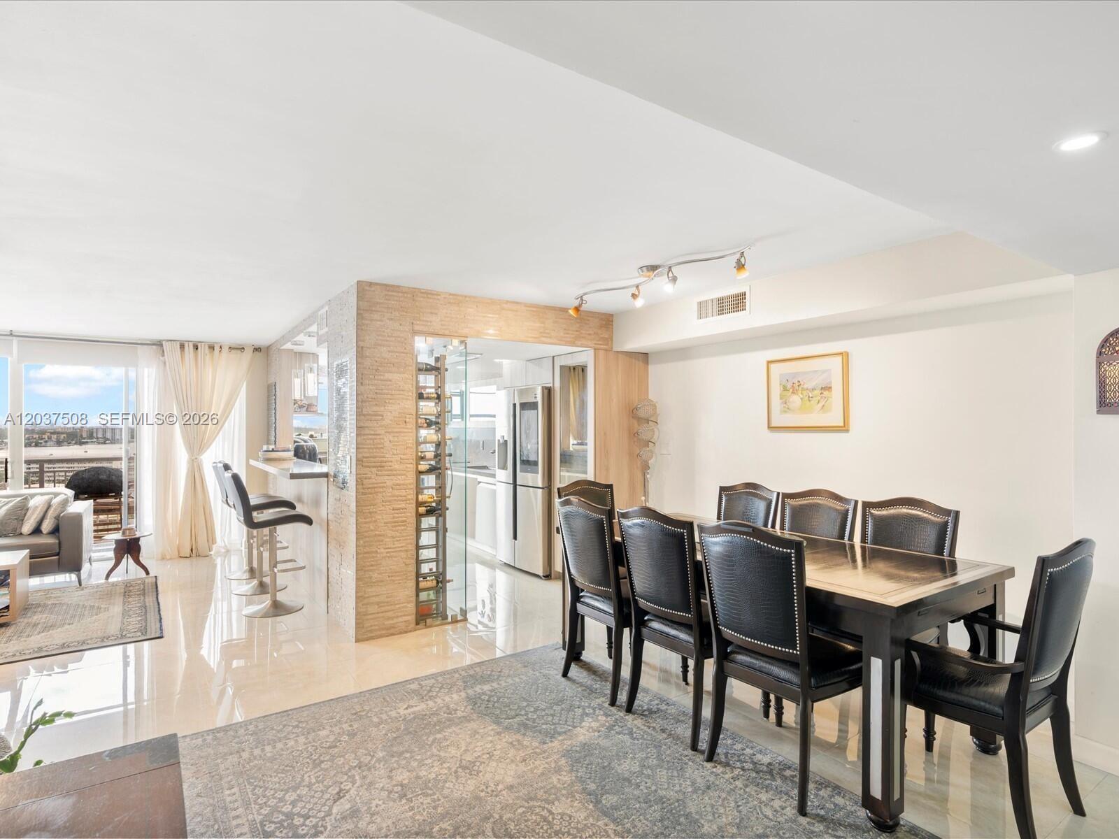 18071 Biscayne Boulevard 1401 Property Photo 3