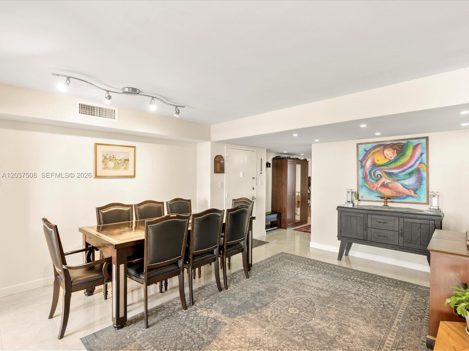 18071 Biscayne Boulevard 1401 Property Photo 4