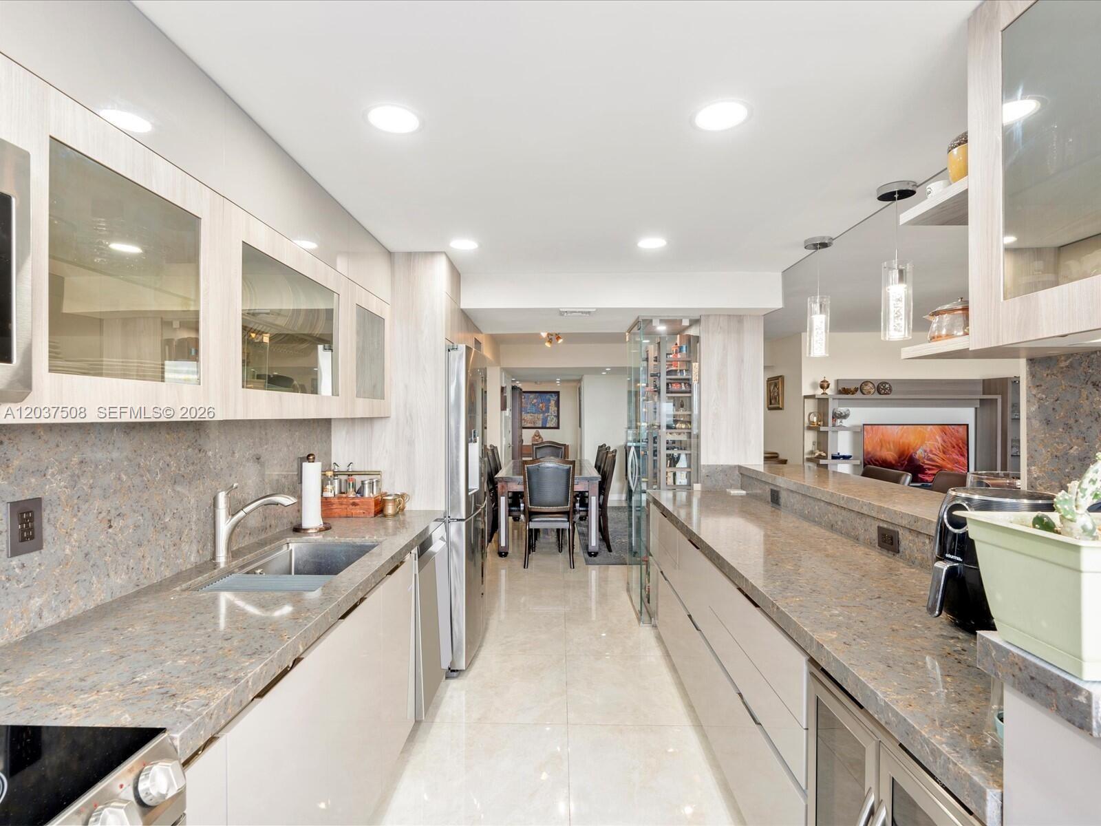 18071 Biscayne Boulevard 1401 Property Photo 13