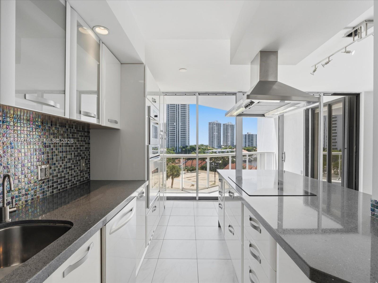 3610 Yacht Club Drive 702