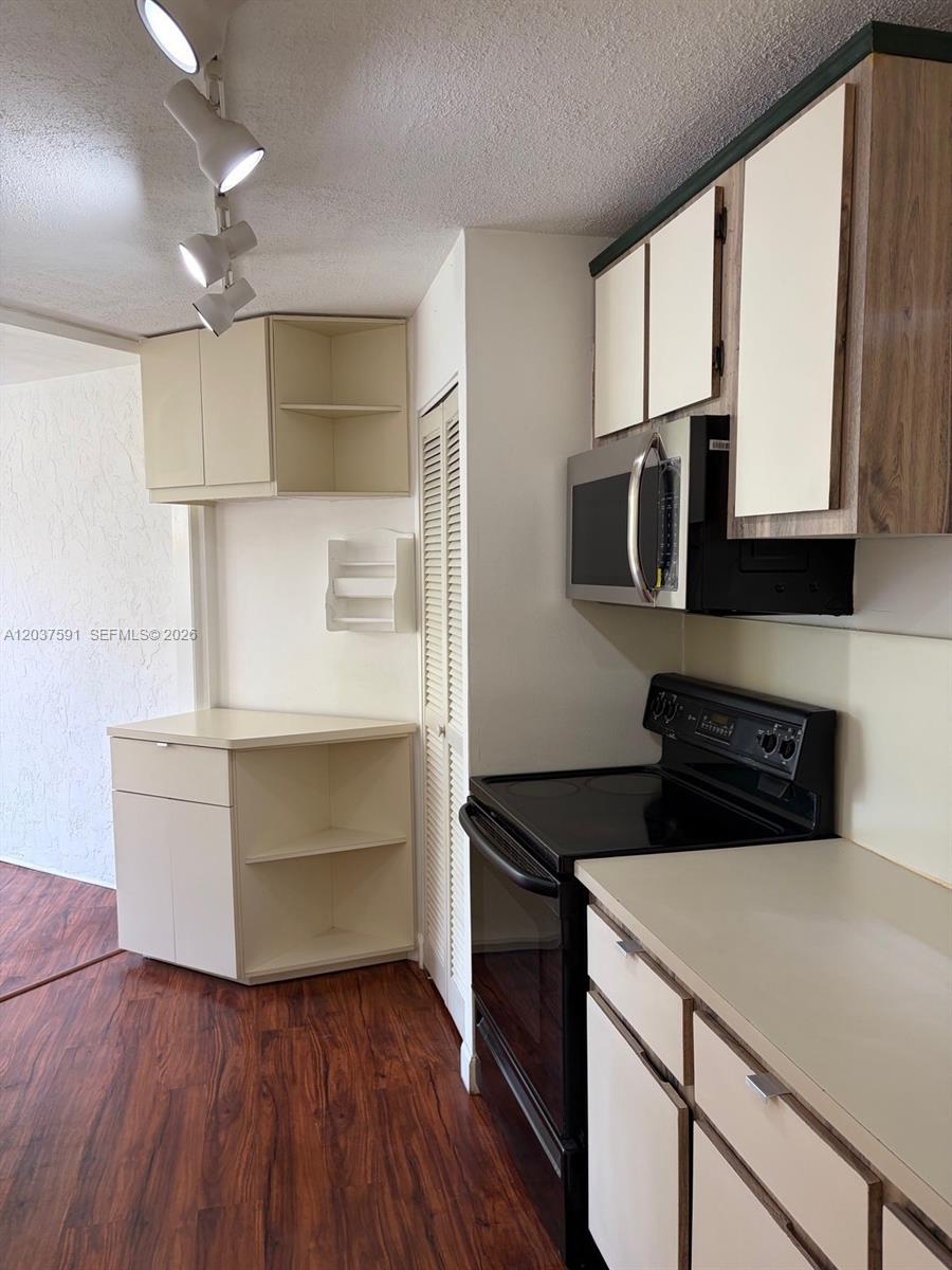 3100 N Pine Island Road 209 Property Photo 30