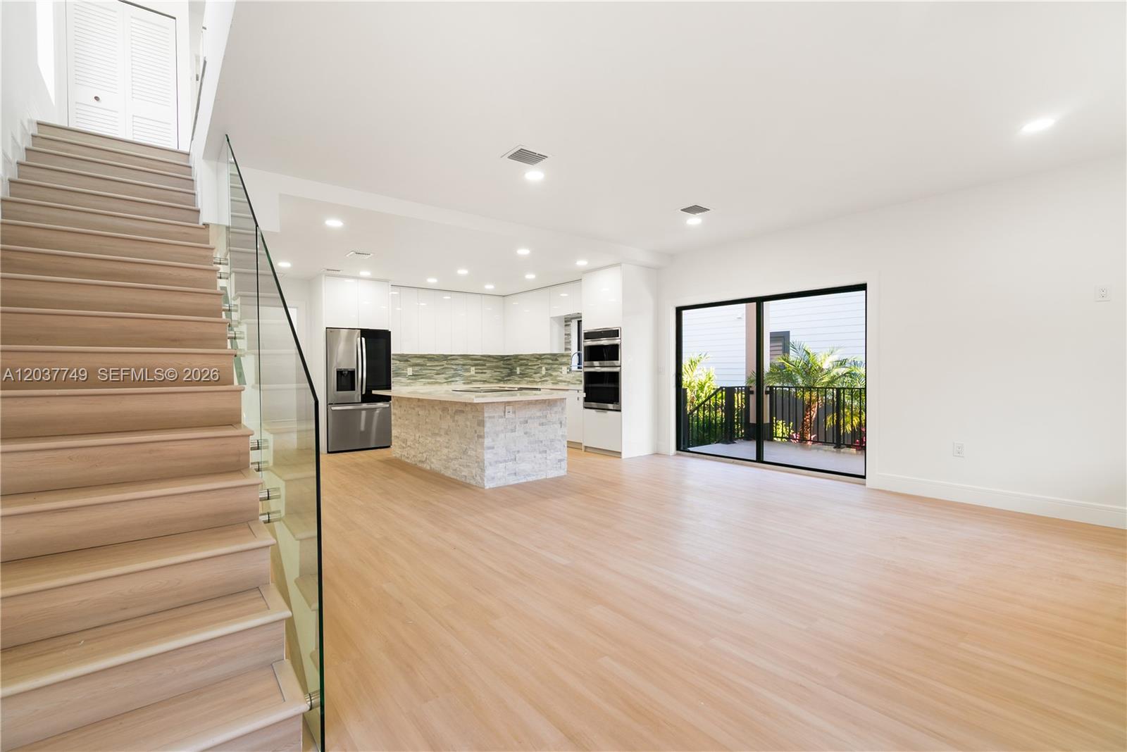 17 Coral Way Property Photo 4