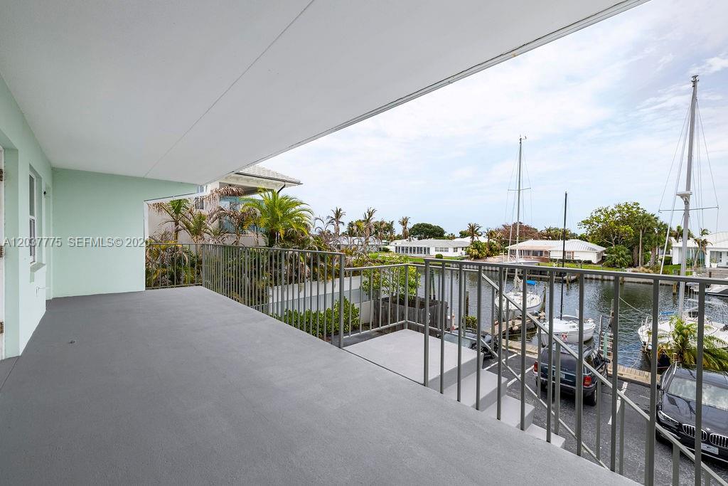 23 Royal Palm Point B Property Photo 9