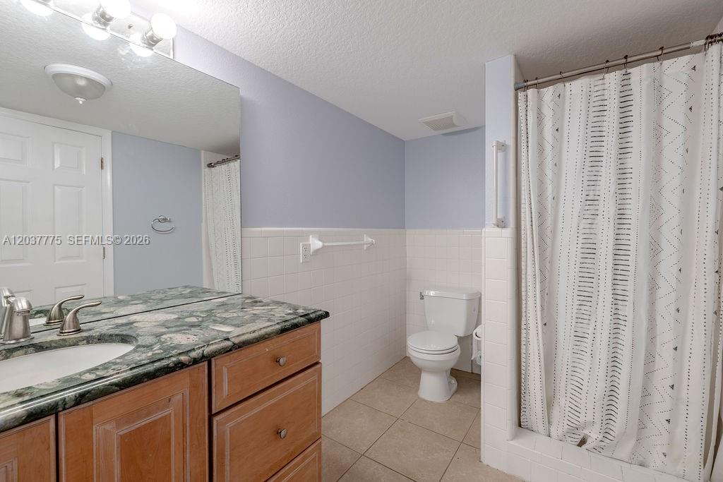 23 Royal Palm Point B Property Photo 28