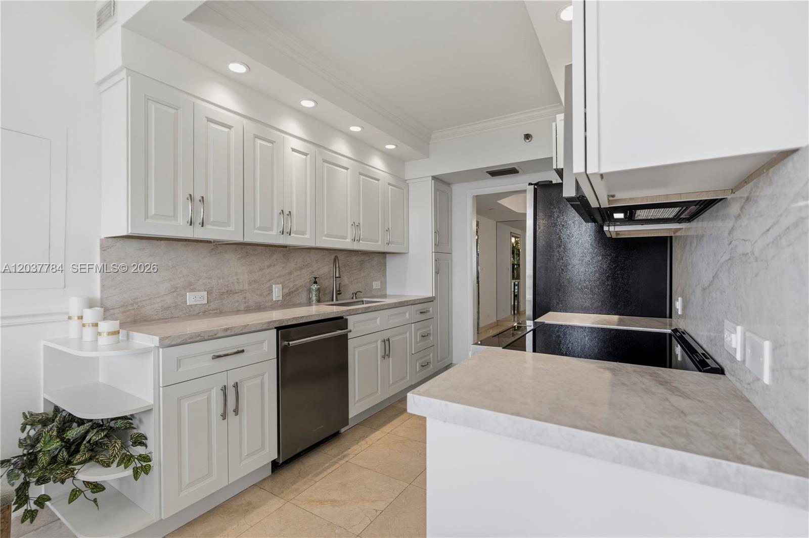 20191 E Country Club Drive 803 Property Photo 22
