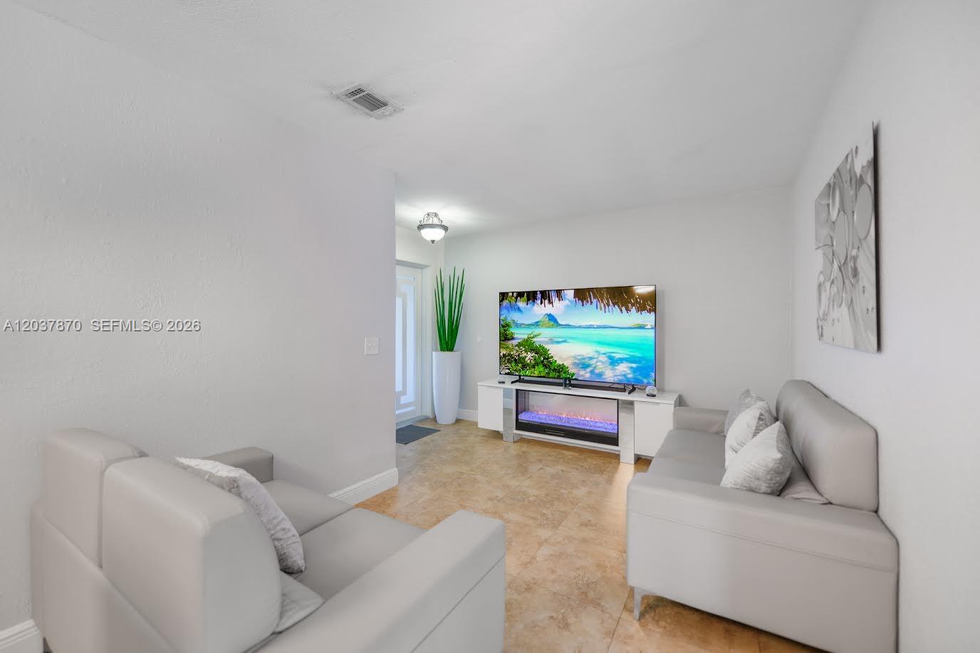15216 Sw 112th Place Property Photo 2