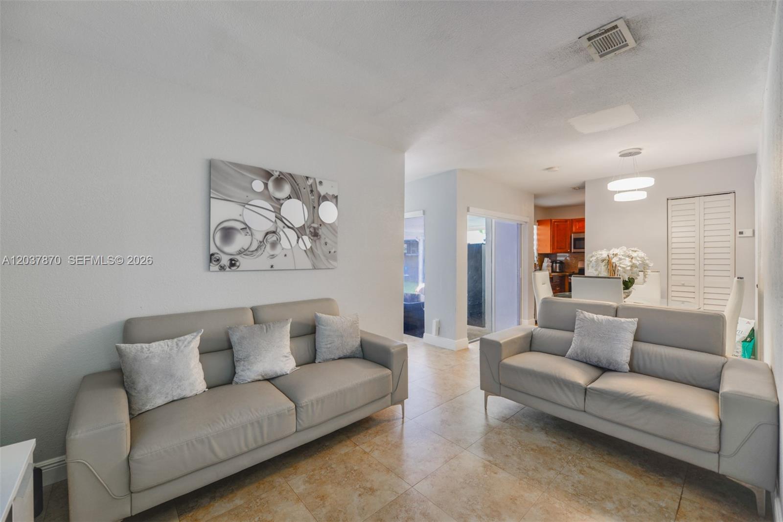15216 Sw 112th Place Property Photo 3