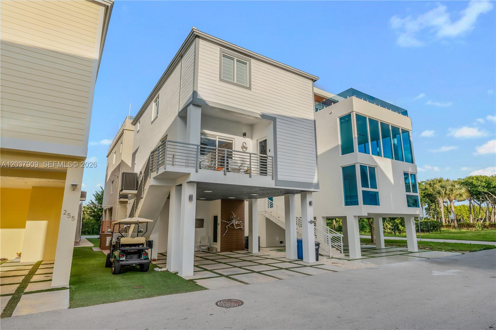 94825 Overseas 254 Property Photo 28