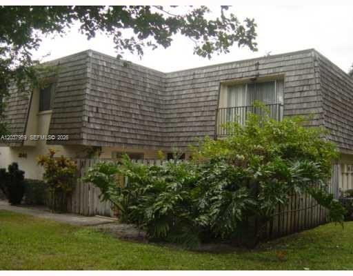 2060 Sw 90th Avenue A-18 Property Photo 2