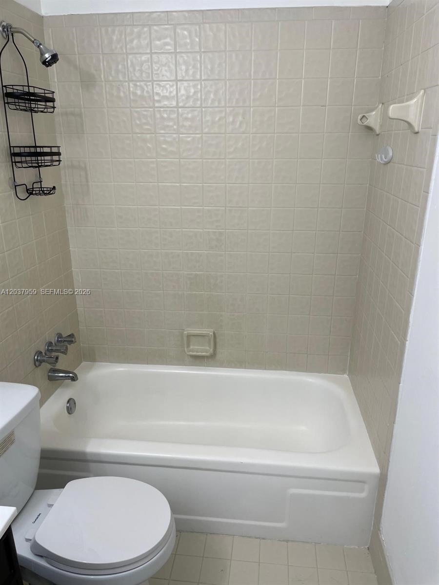 2060 Sw 90th Avenue A-18 Property Photo 5
