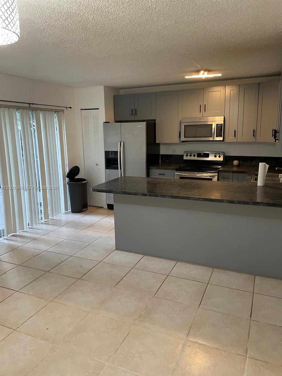 2060 Sw 90th Avenue A-18 Property Photo 13