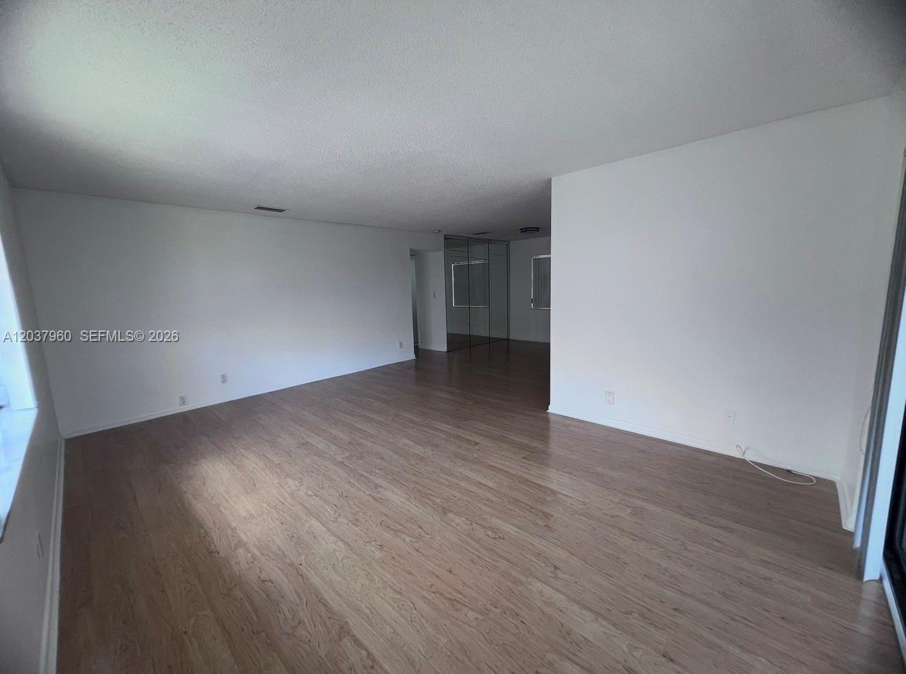 2430 Sw 81st Avenue 408 Property Photo 3