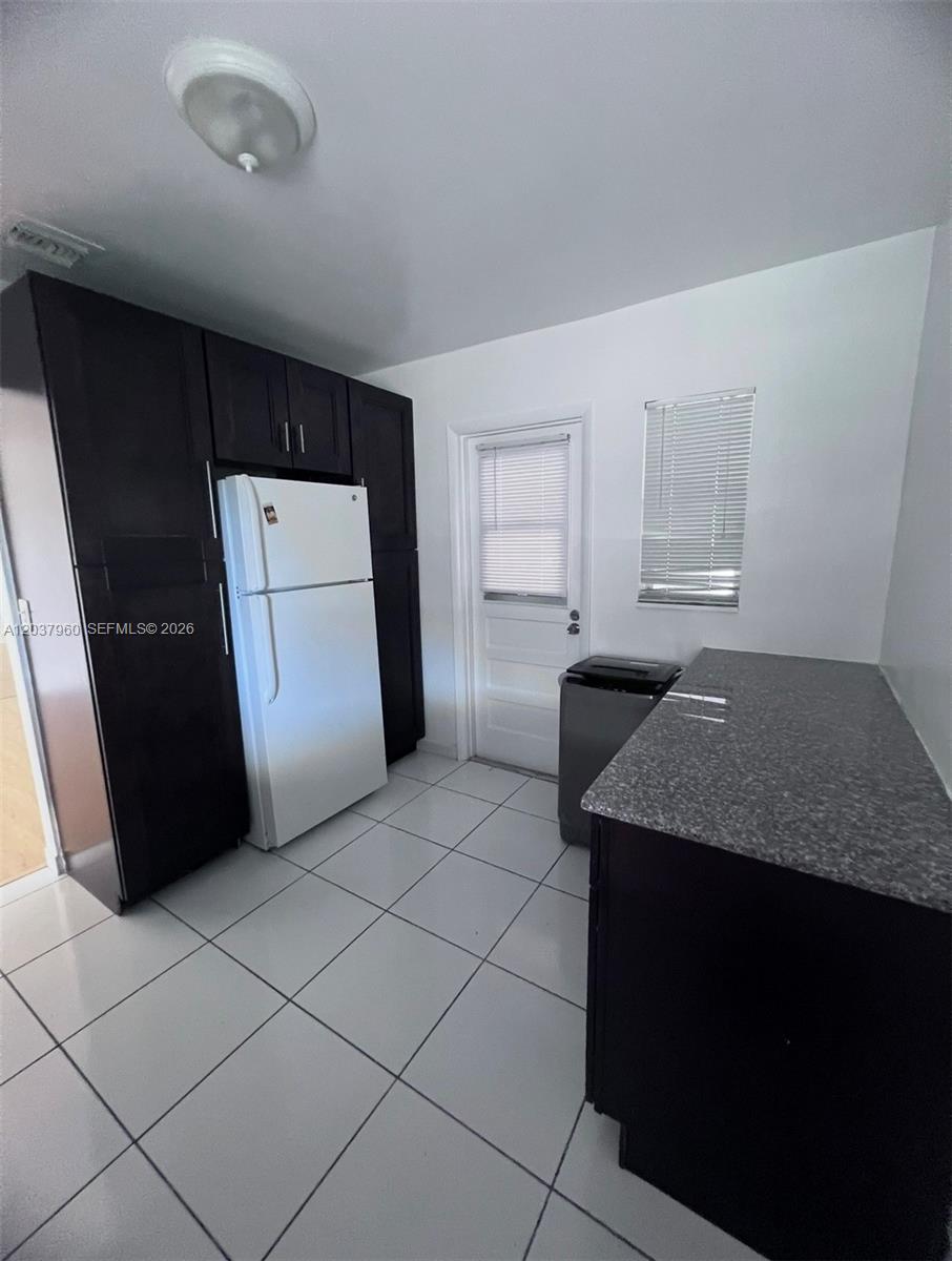 2430 Sw 81st Avenue 408 Property Photo 5