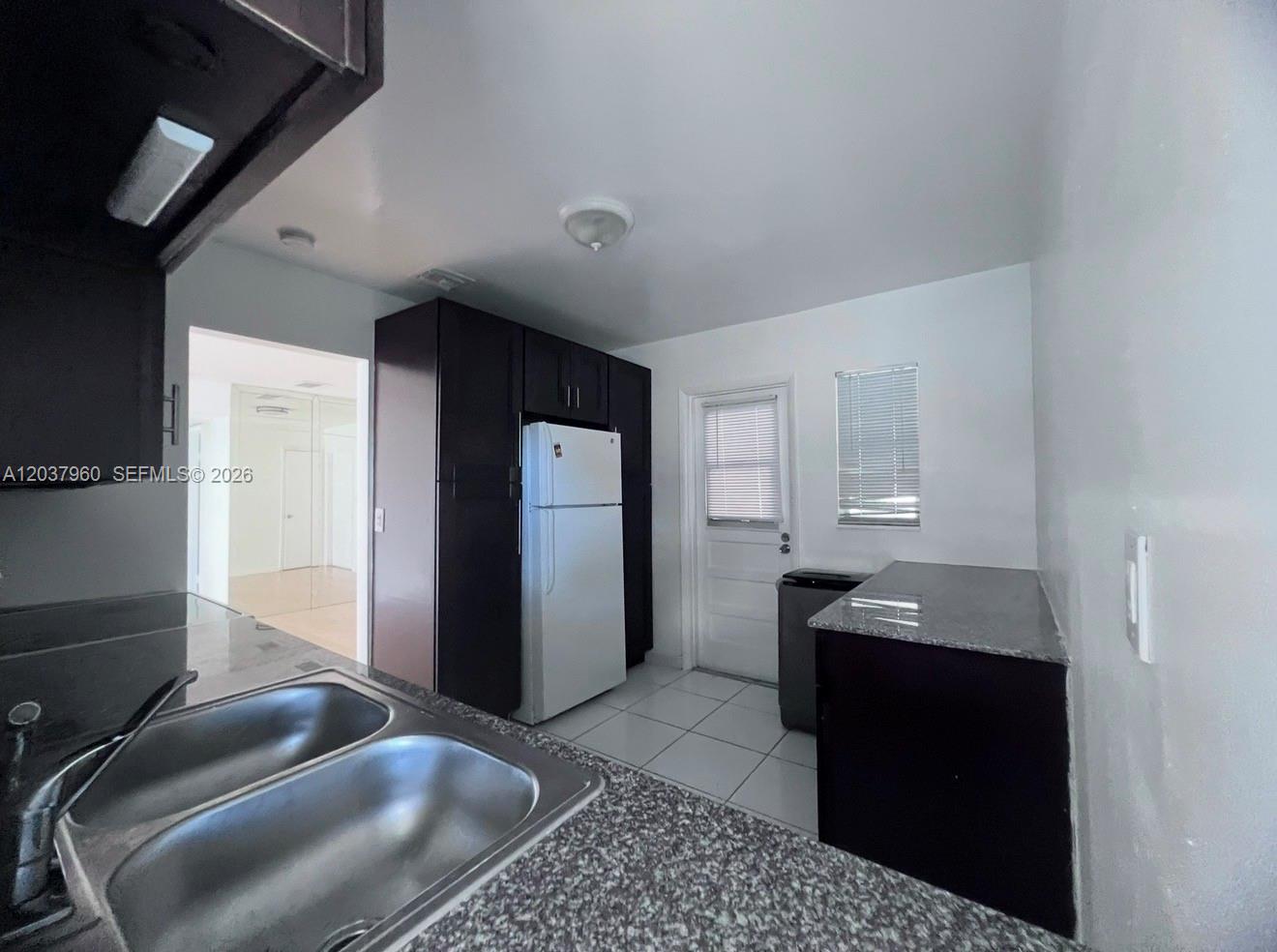 2430 Sw 81st Avenue 408 Property Photo 7