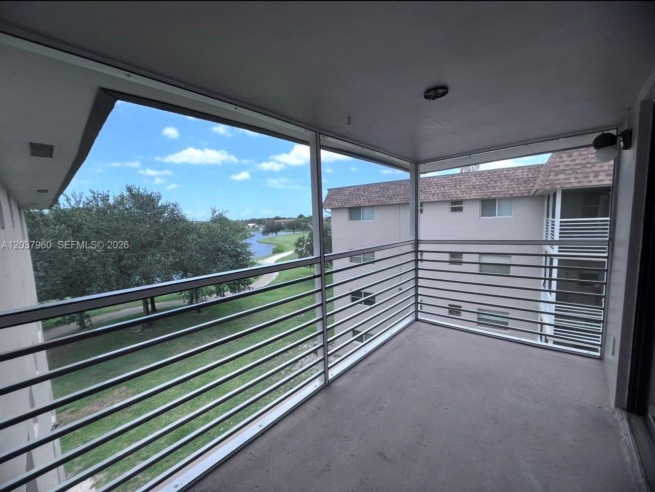 2430 Sw 81st Avenue 408 Property Photo 10