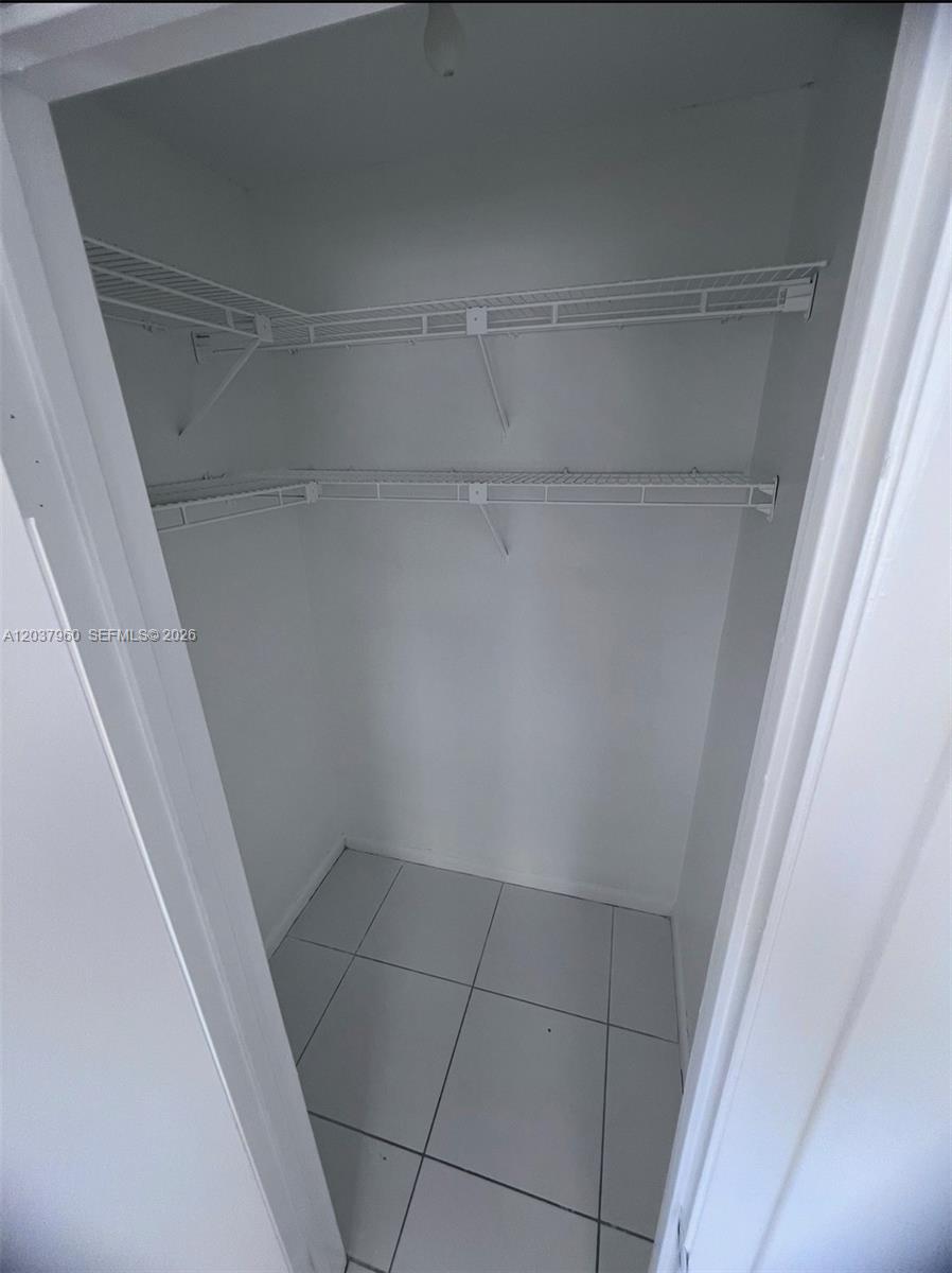 2430 Sw 81st Avenue 408 Property Photo 17