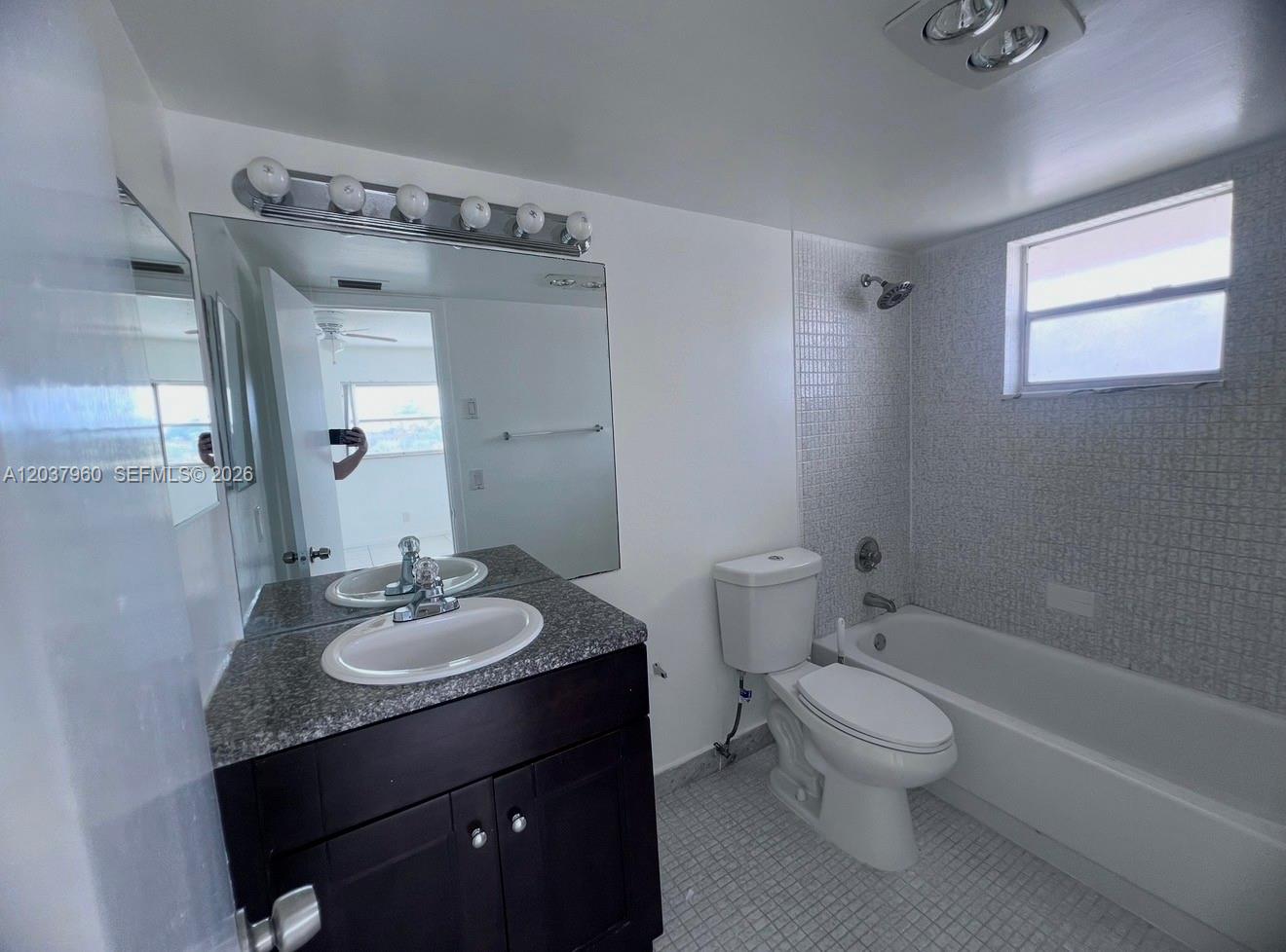 2430 Sw 81st Avenue 408 Property Photo 21
