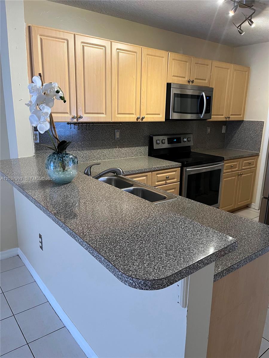 A12037993 Property Photo 2