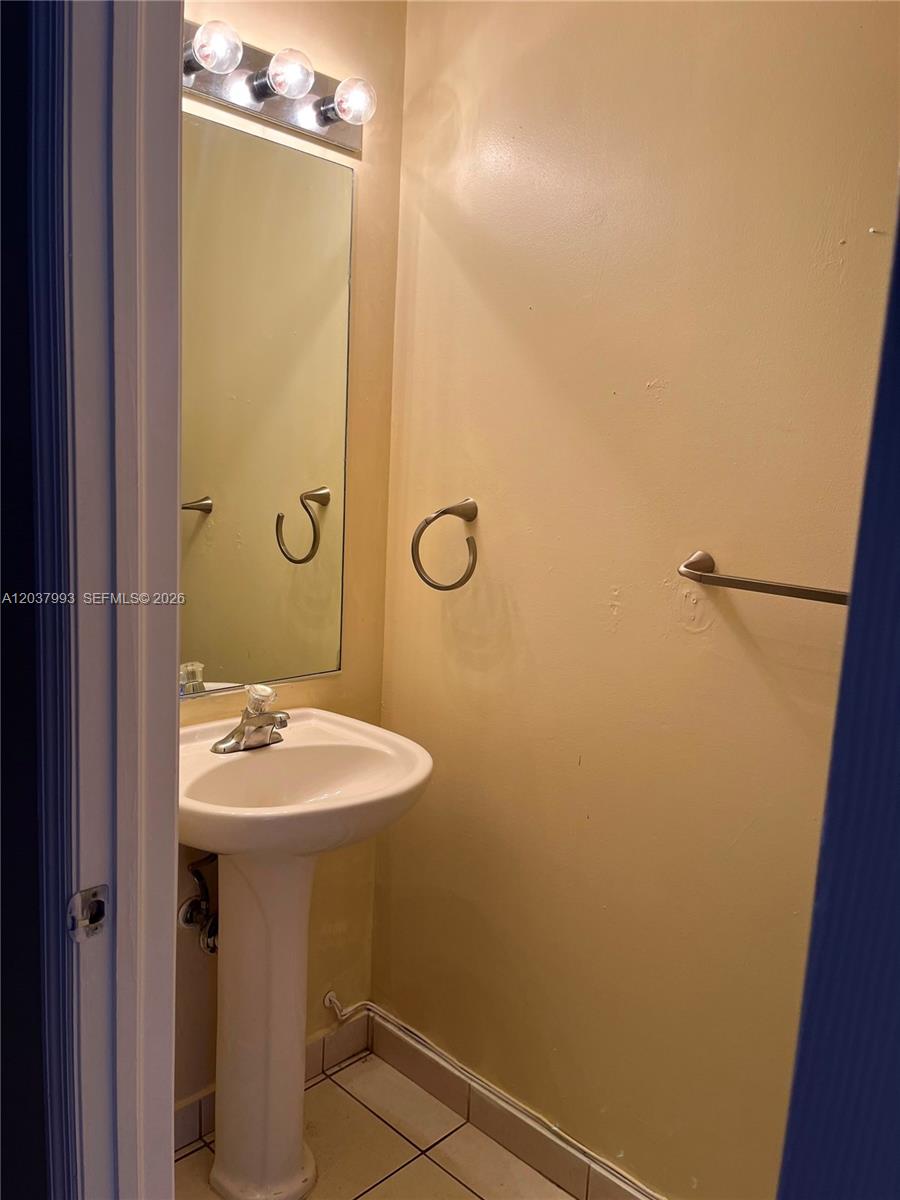 A12037993 Property Photo 3