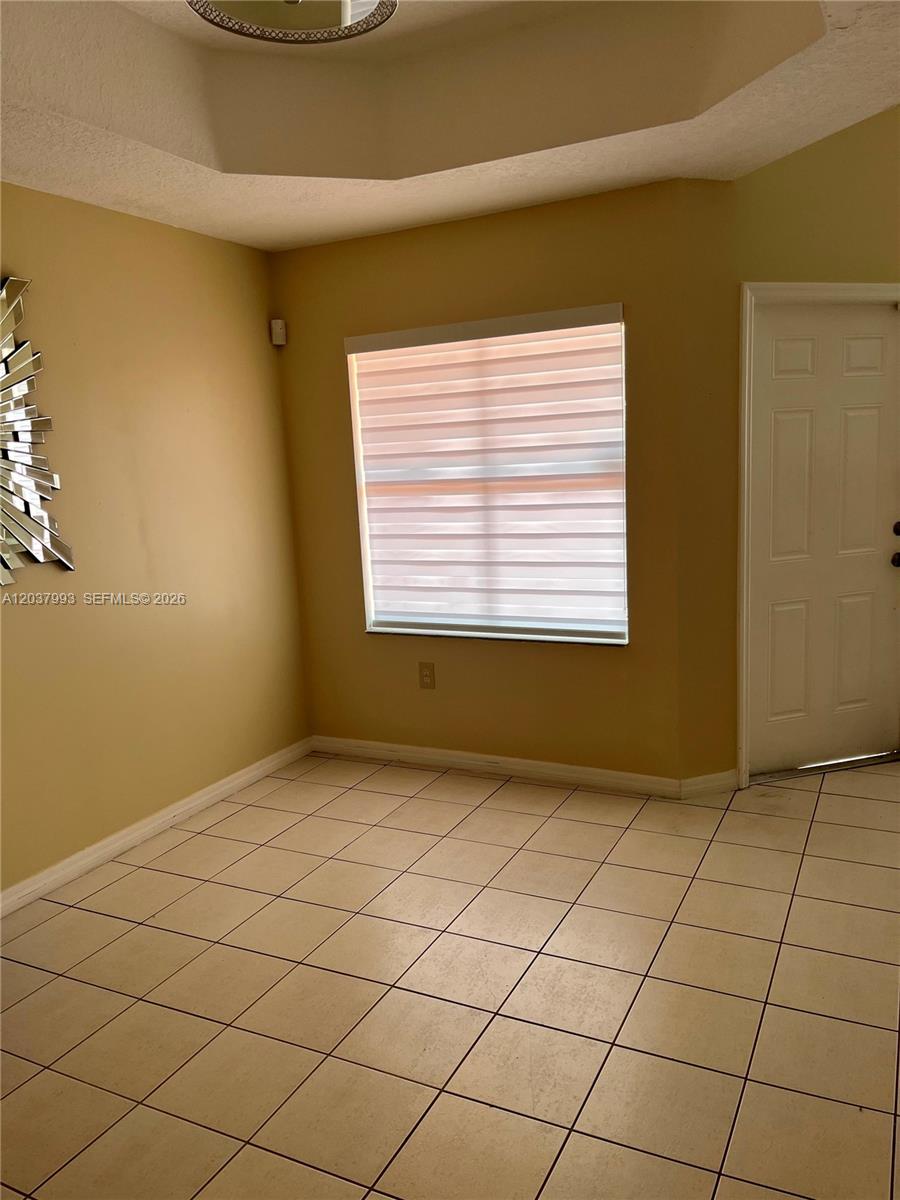 A12037993 Property Photo 4