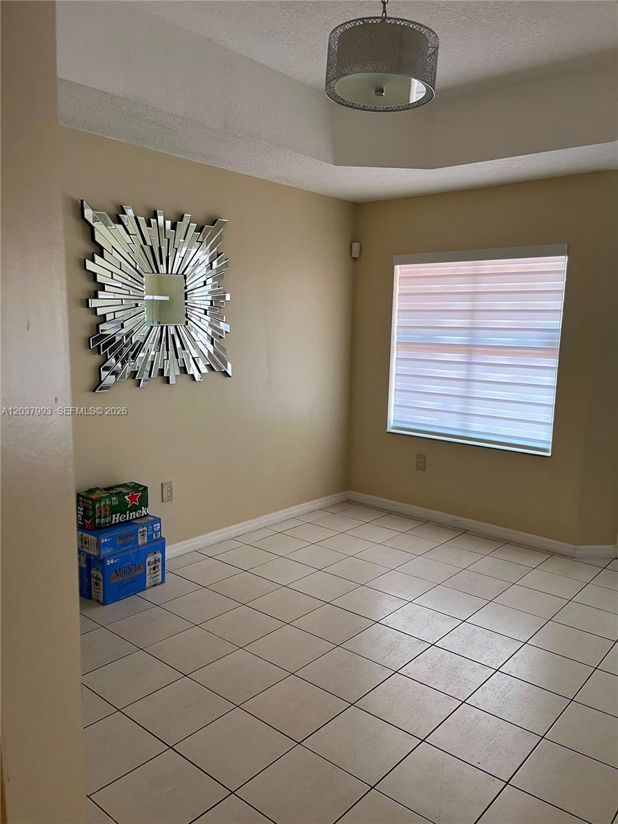 A12037993 Property Photo 6