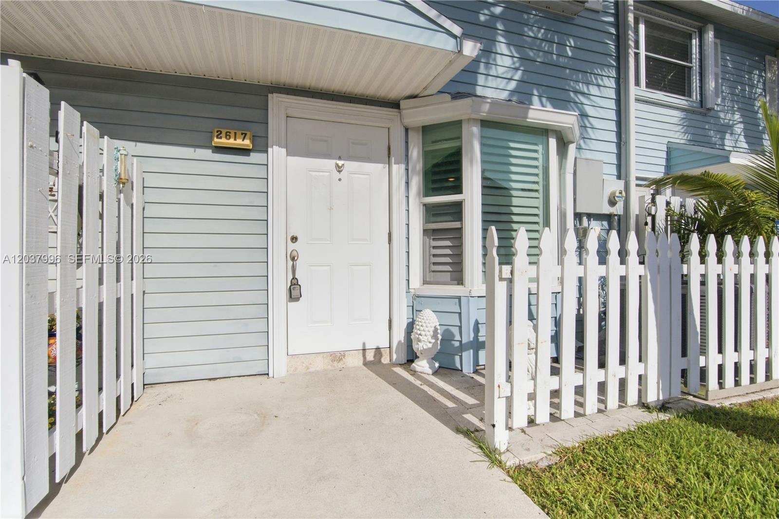 A12037996 Property Photo 3