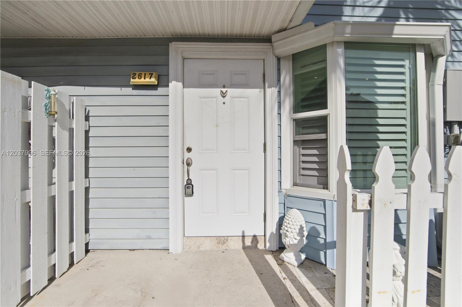 A12037996 Property Photo 4