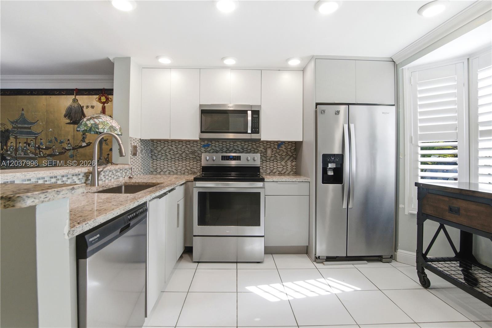 A12037996 Property Photo 7
