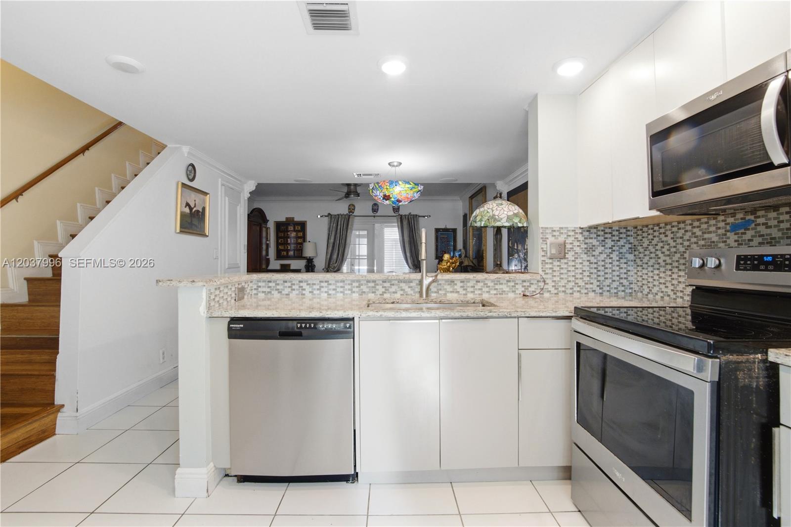 A12037996 Property Photo 8