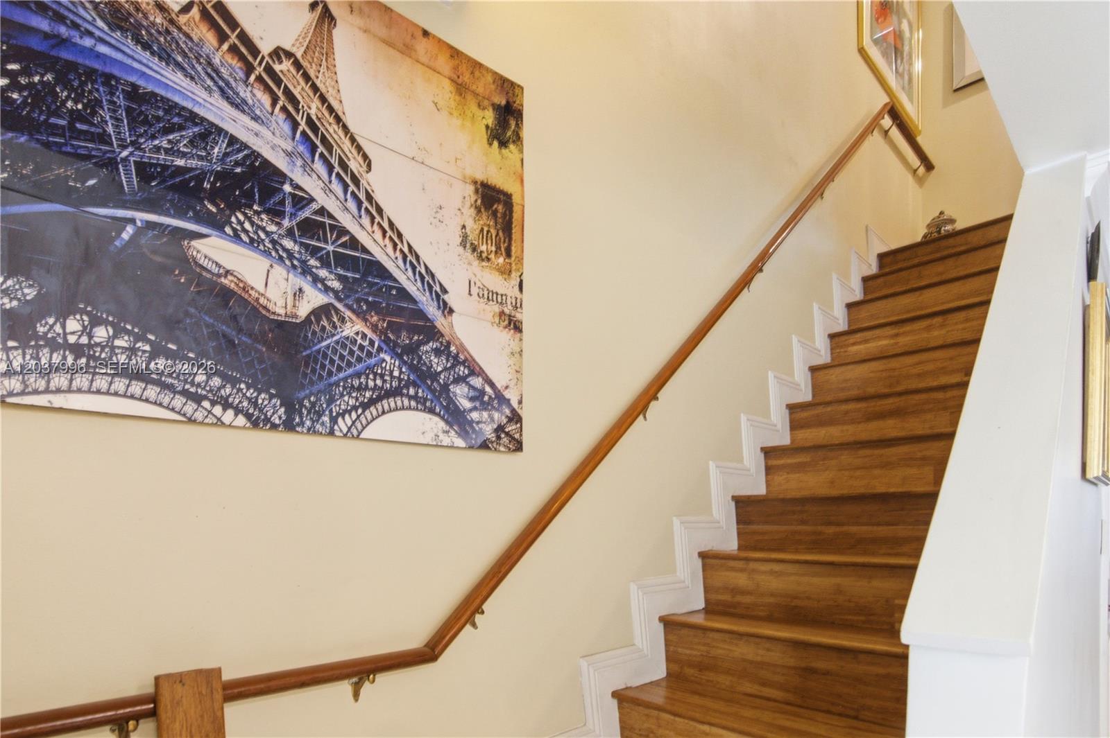 A12037996 Property Photo 23