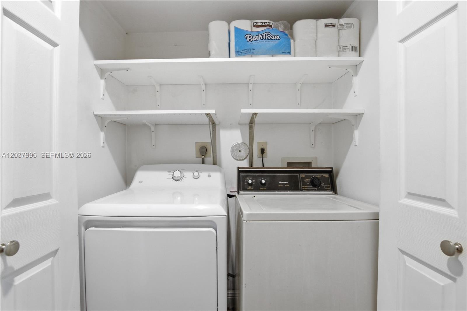 A12037996 Property Photo 25