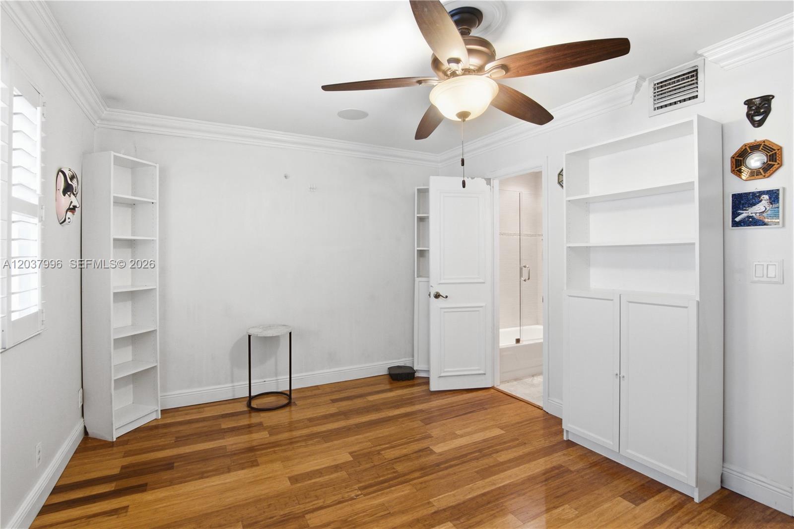 A12037996 Property Photo 26