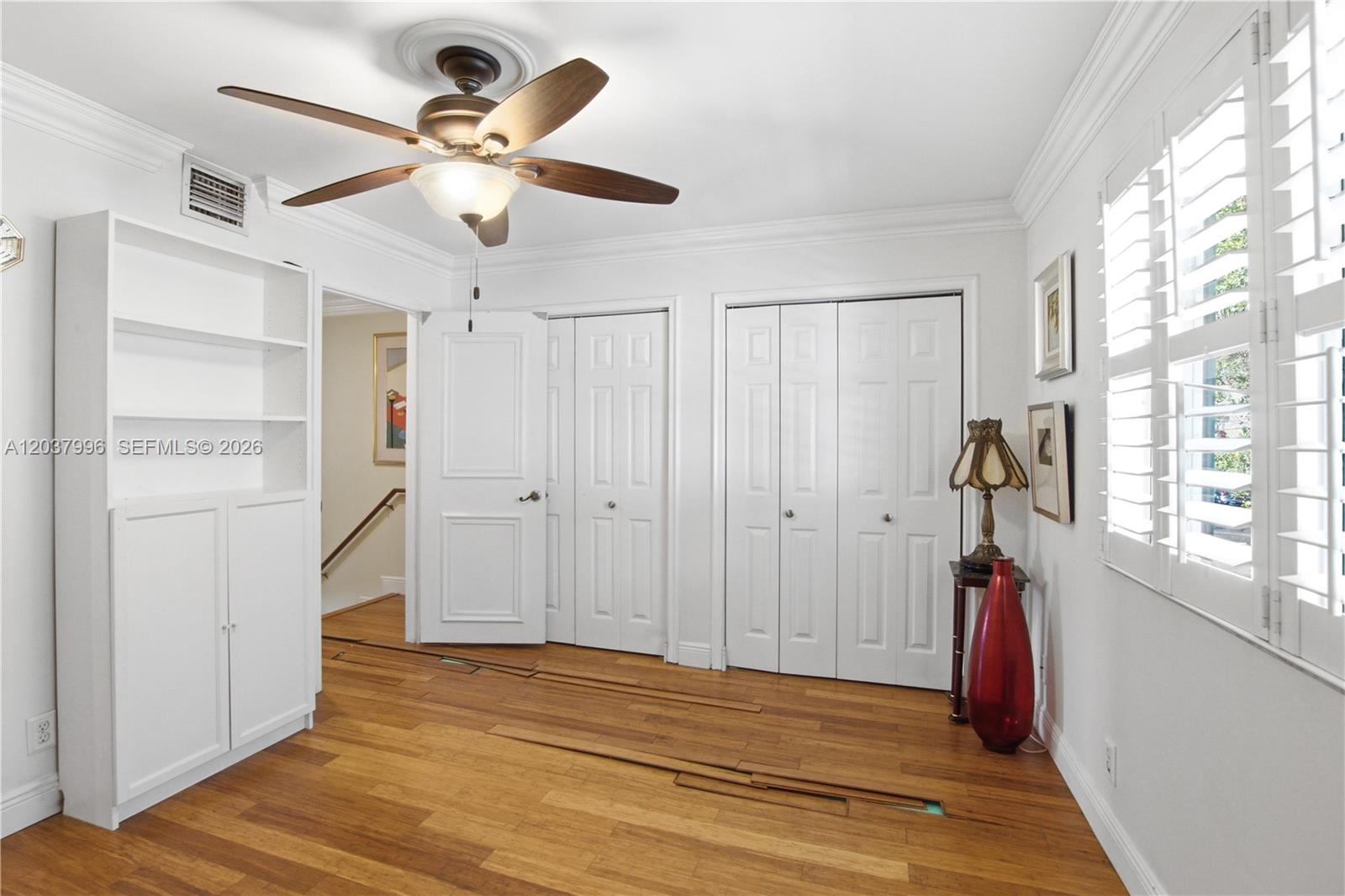 A12037996 Property Photo 29