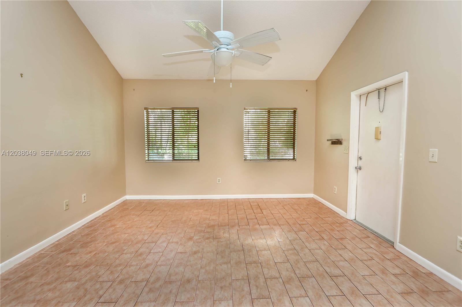 444 Se 14th Street Property Photo 8