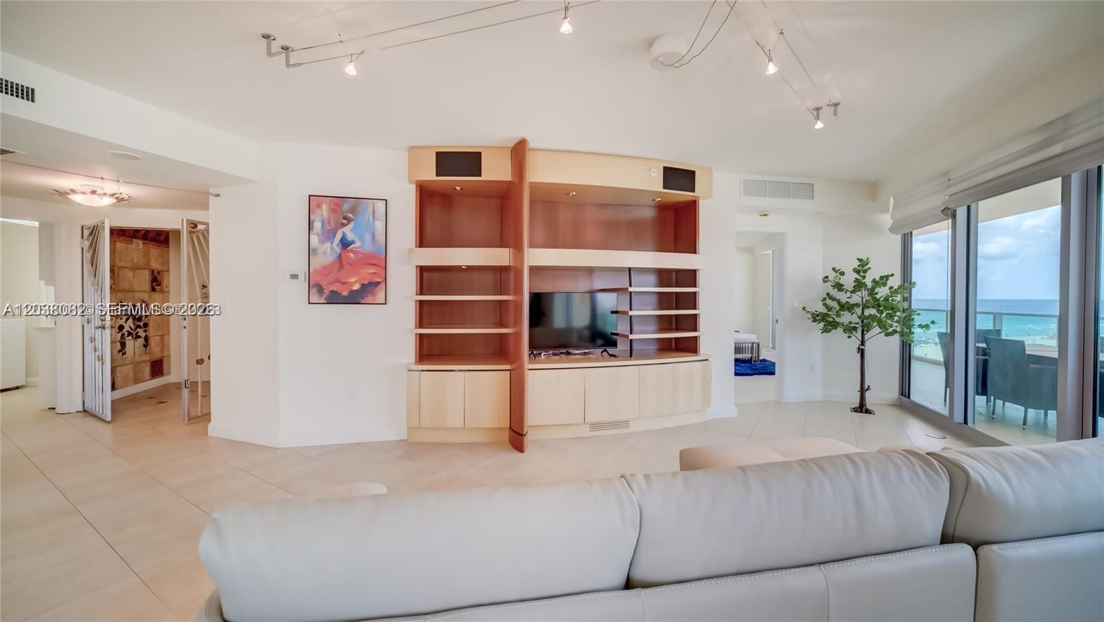 1455 Ocean Drive 902 Property Photo 6