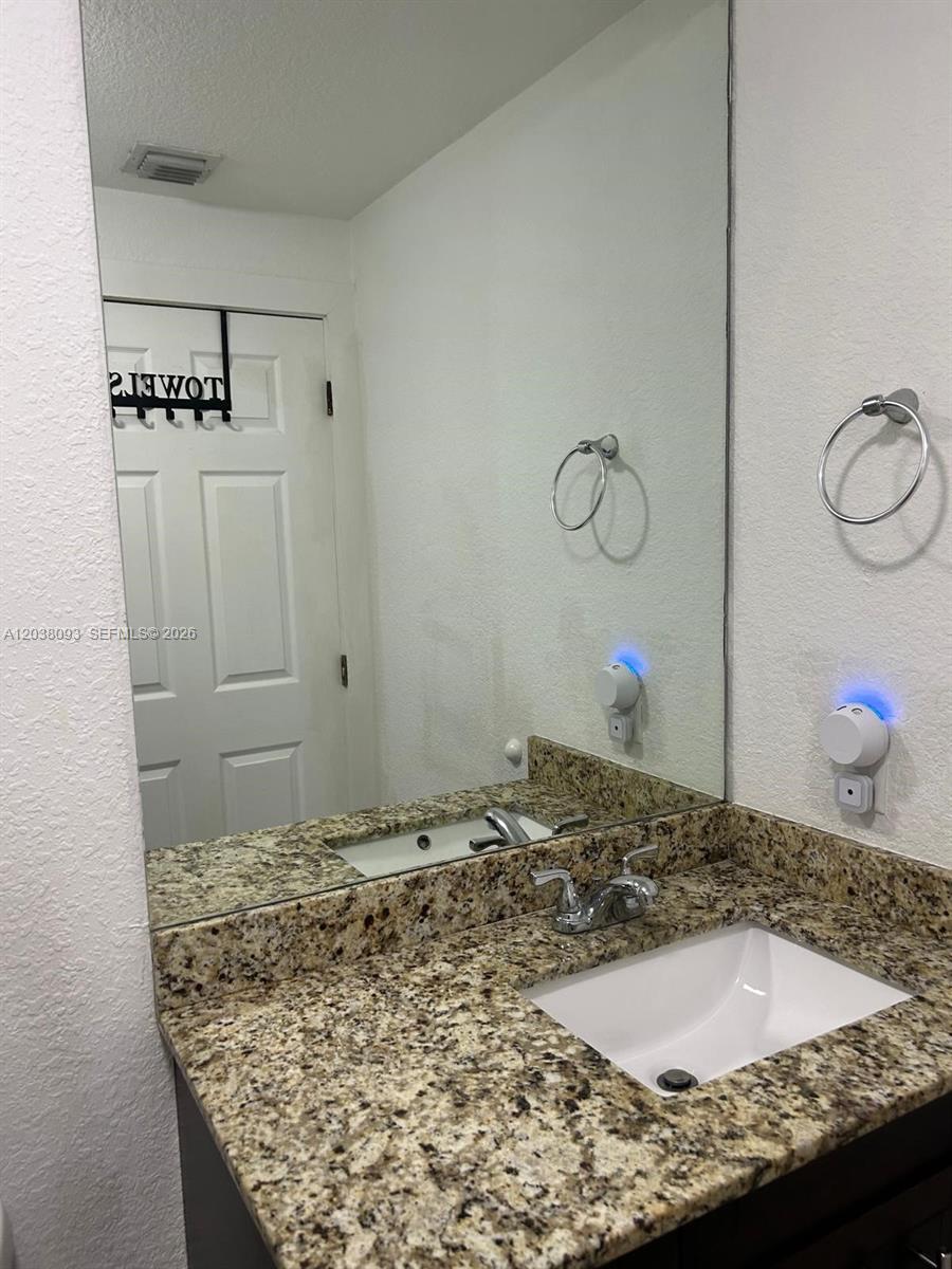 106 Se 9th Court 201 Property Photo 17