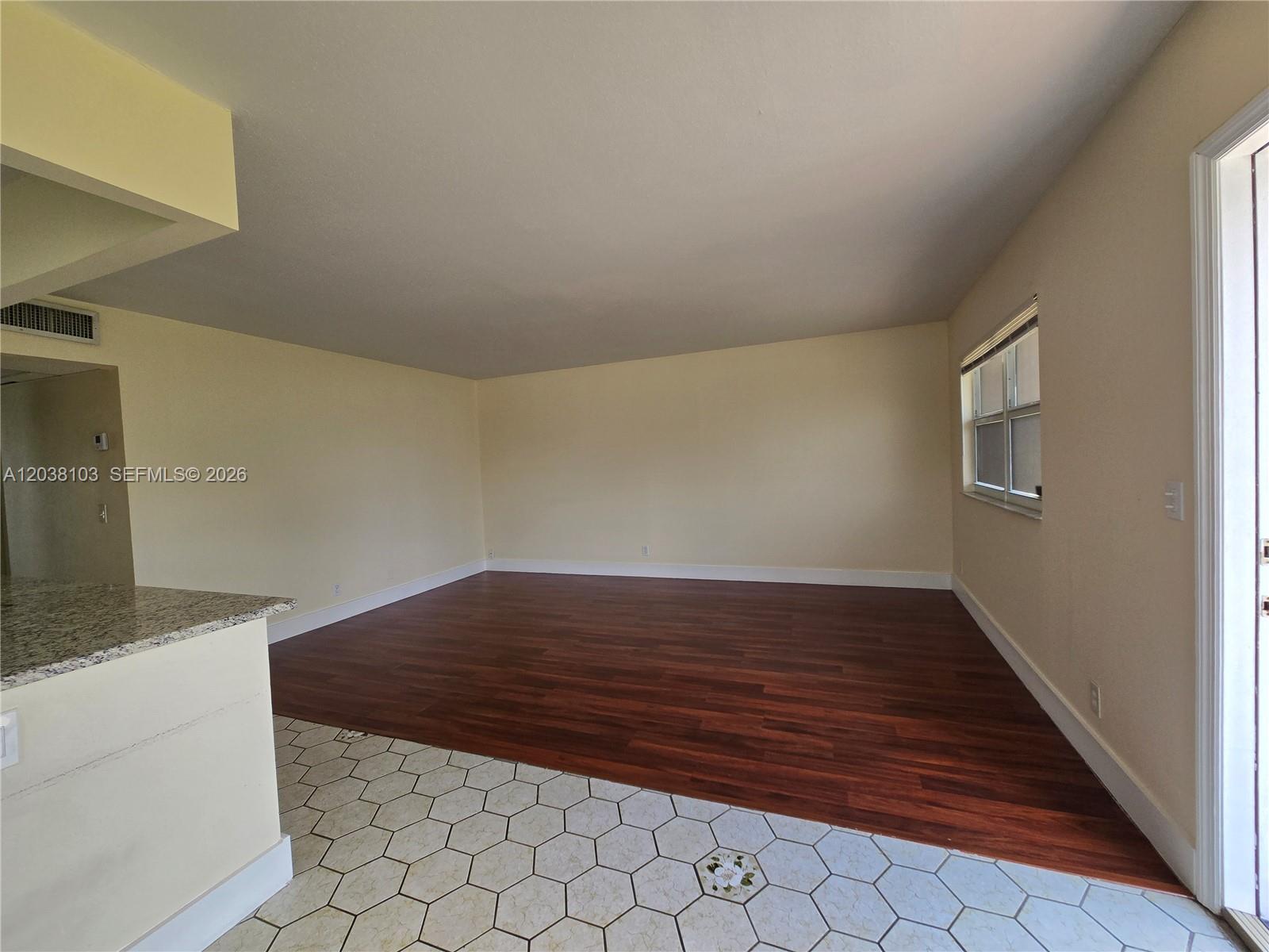 121 Saxony C 121 Property Photo 9
