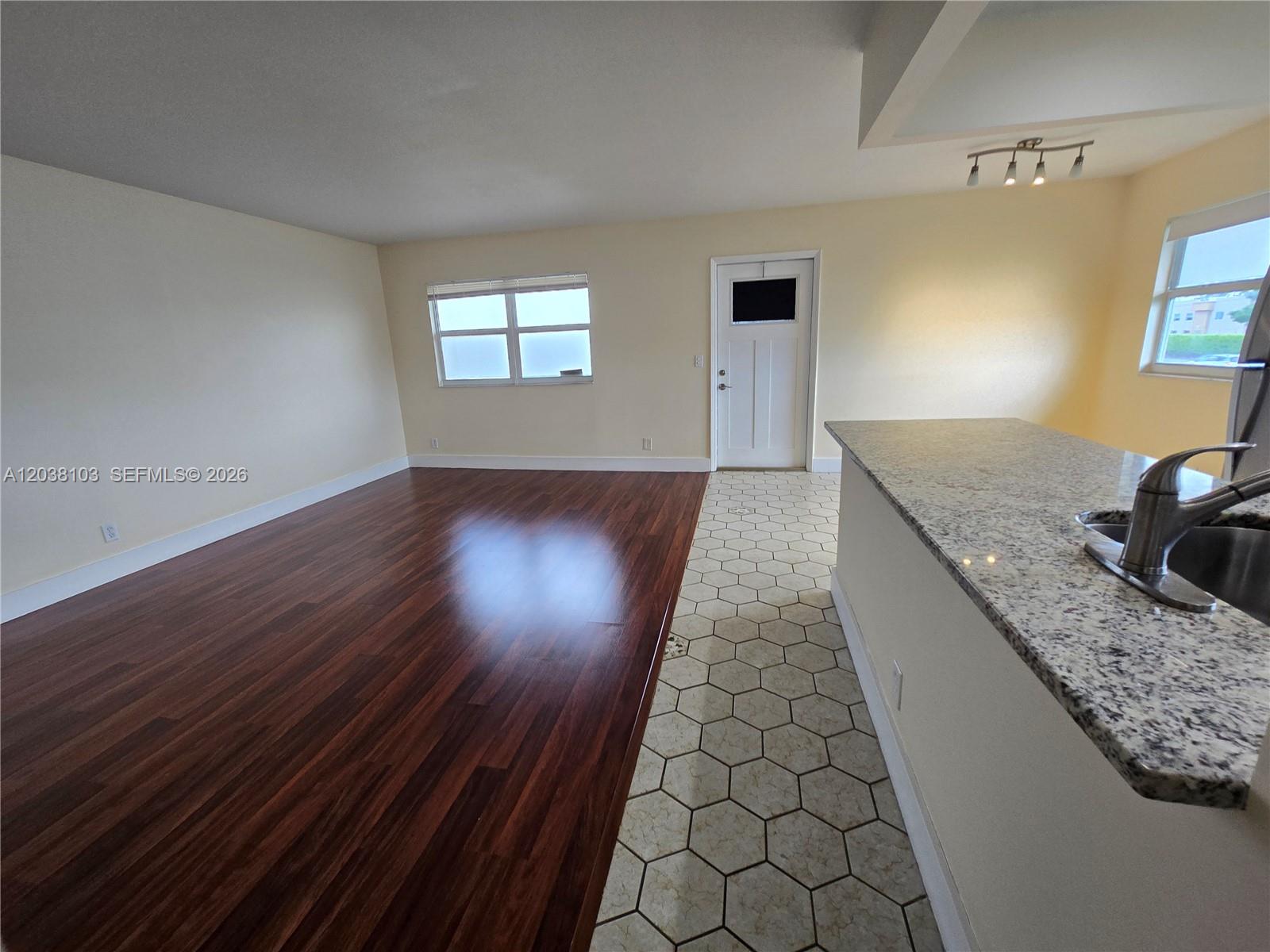 121 Saxony C 121 Property Photo 37