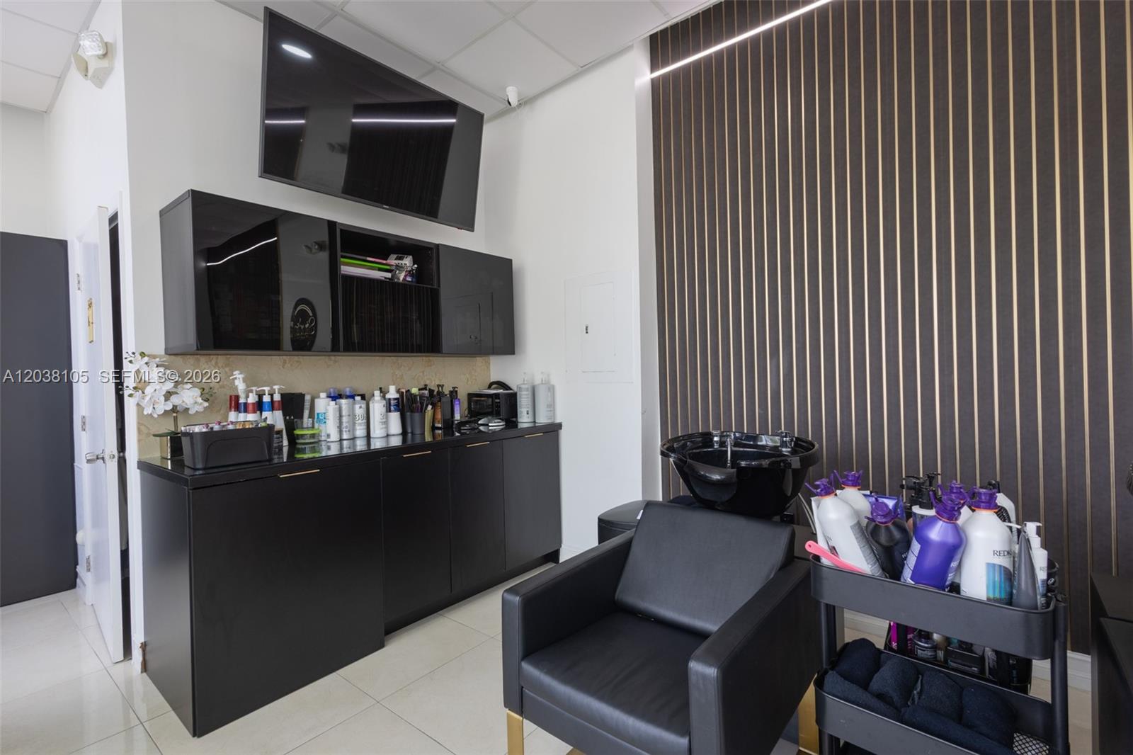 A12038105 Property Photo 12