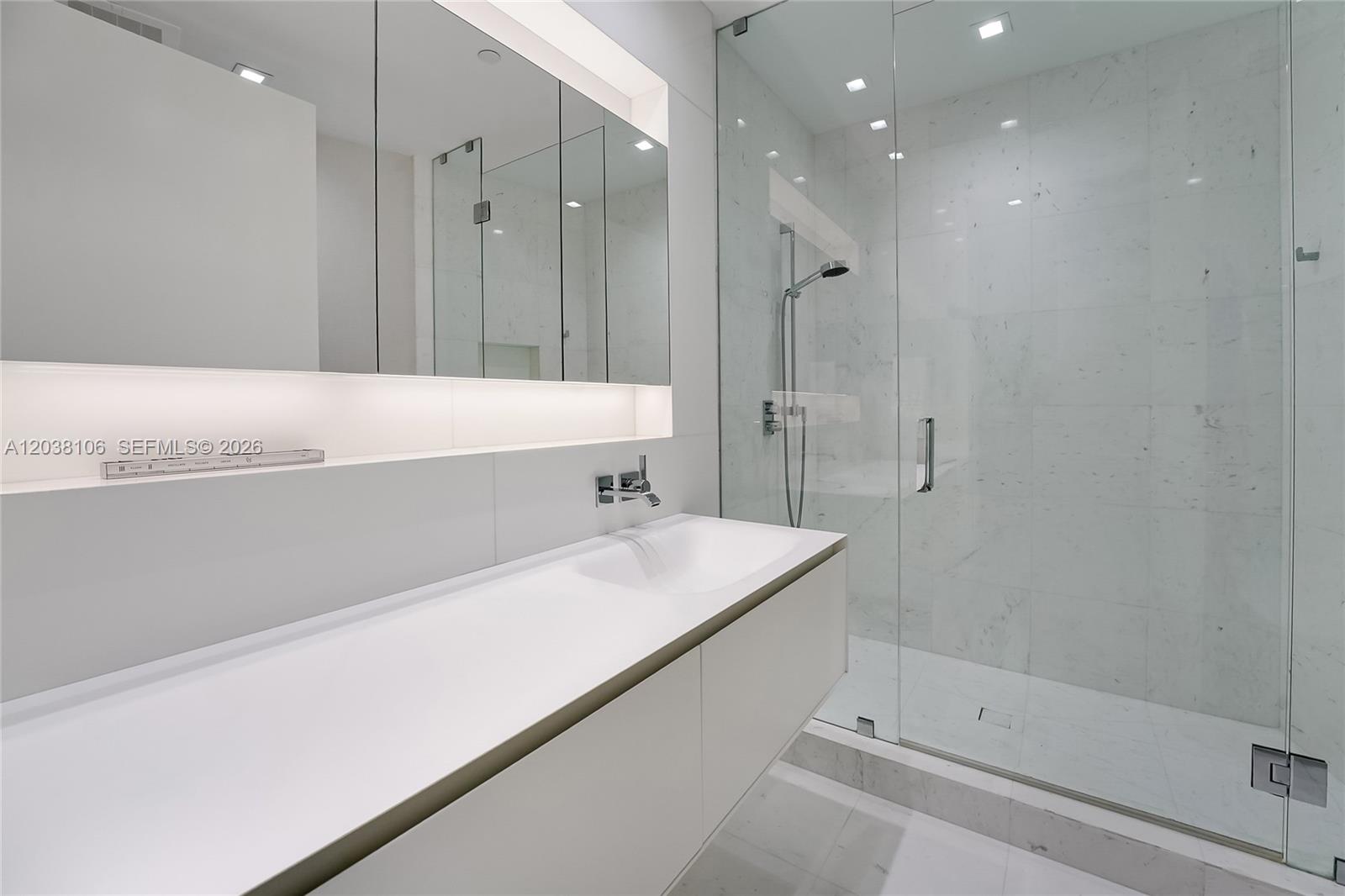 18555 Collins Avenue 3301 Property Photo 17