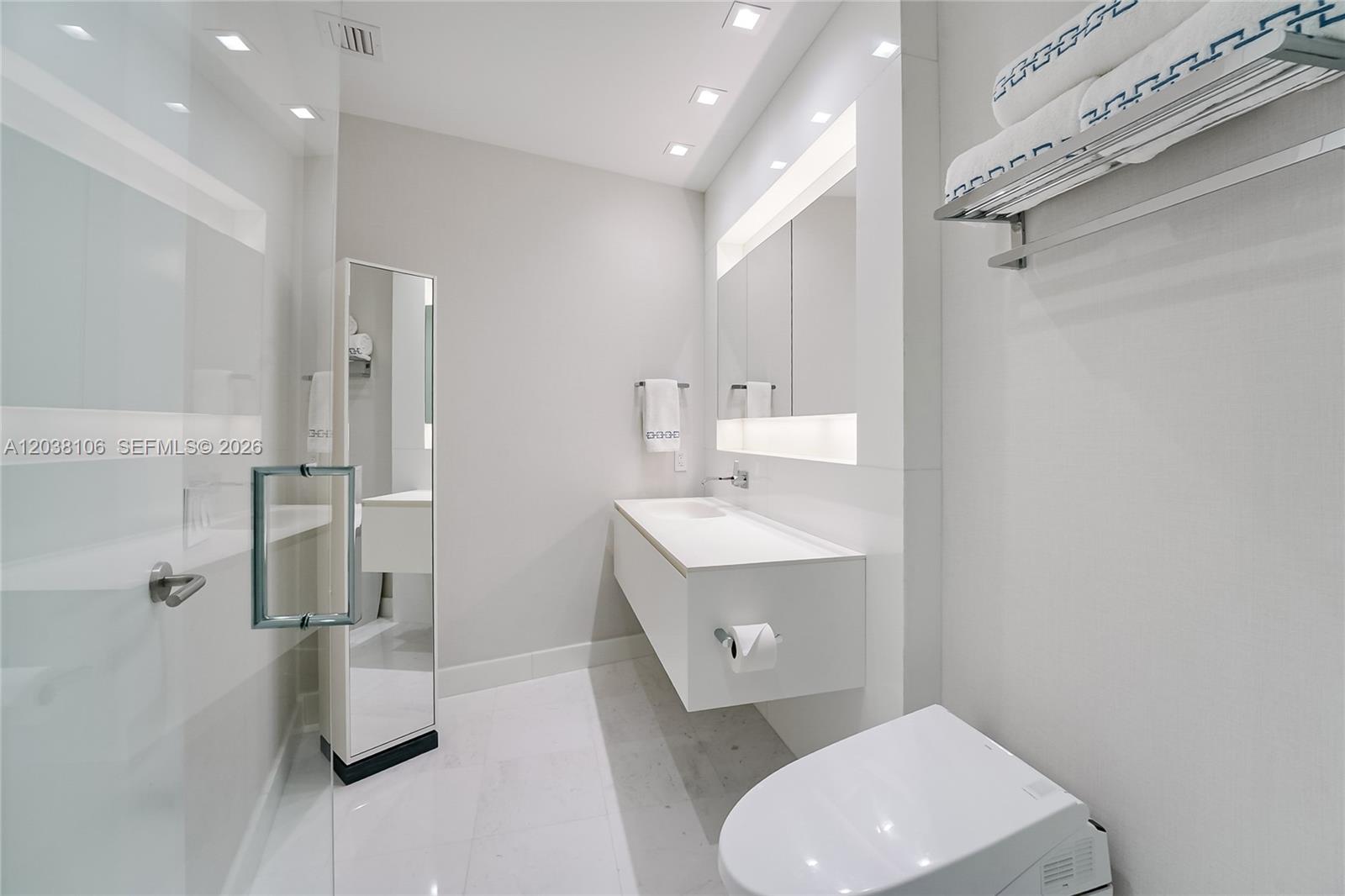 18555 Collins Avenue 3301 Property Photo 21
