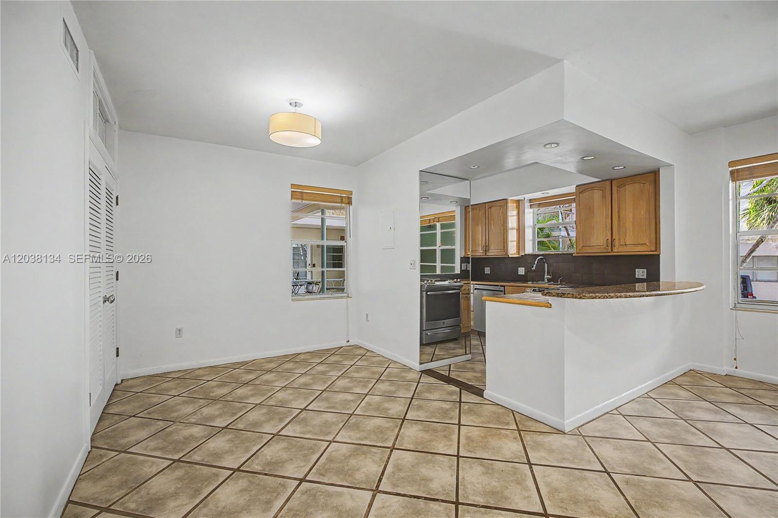 1751 Washington Avenue 1f Property Photo 4