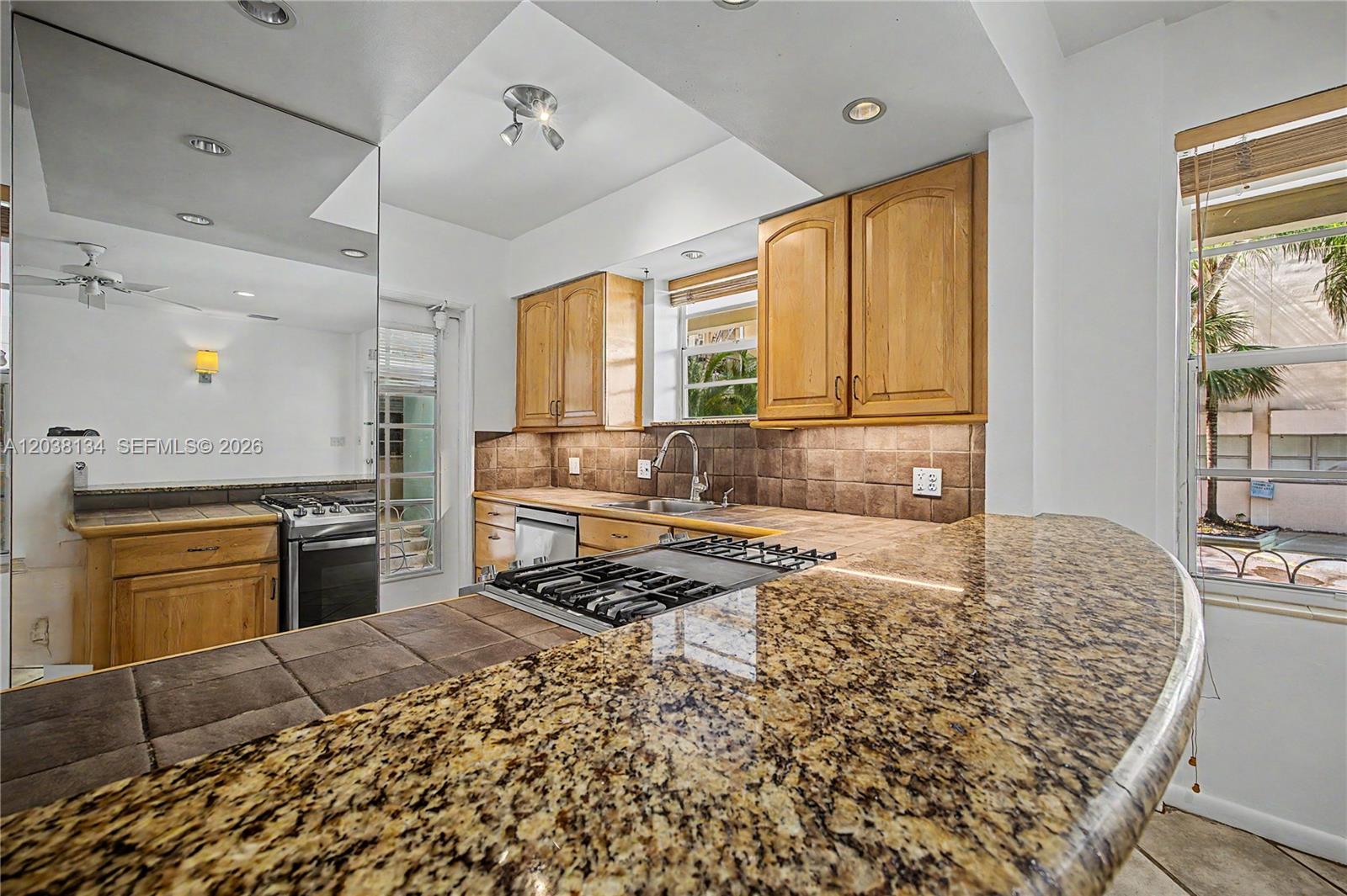 1751 Washington Avenue 1f Property Photo 8
