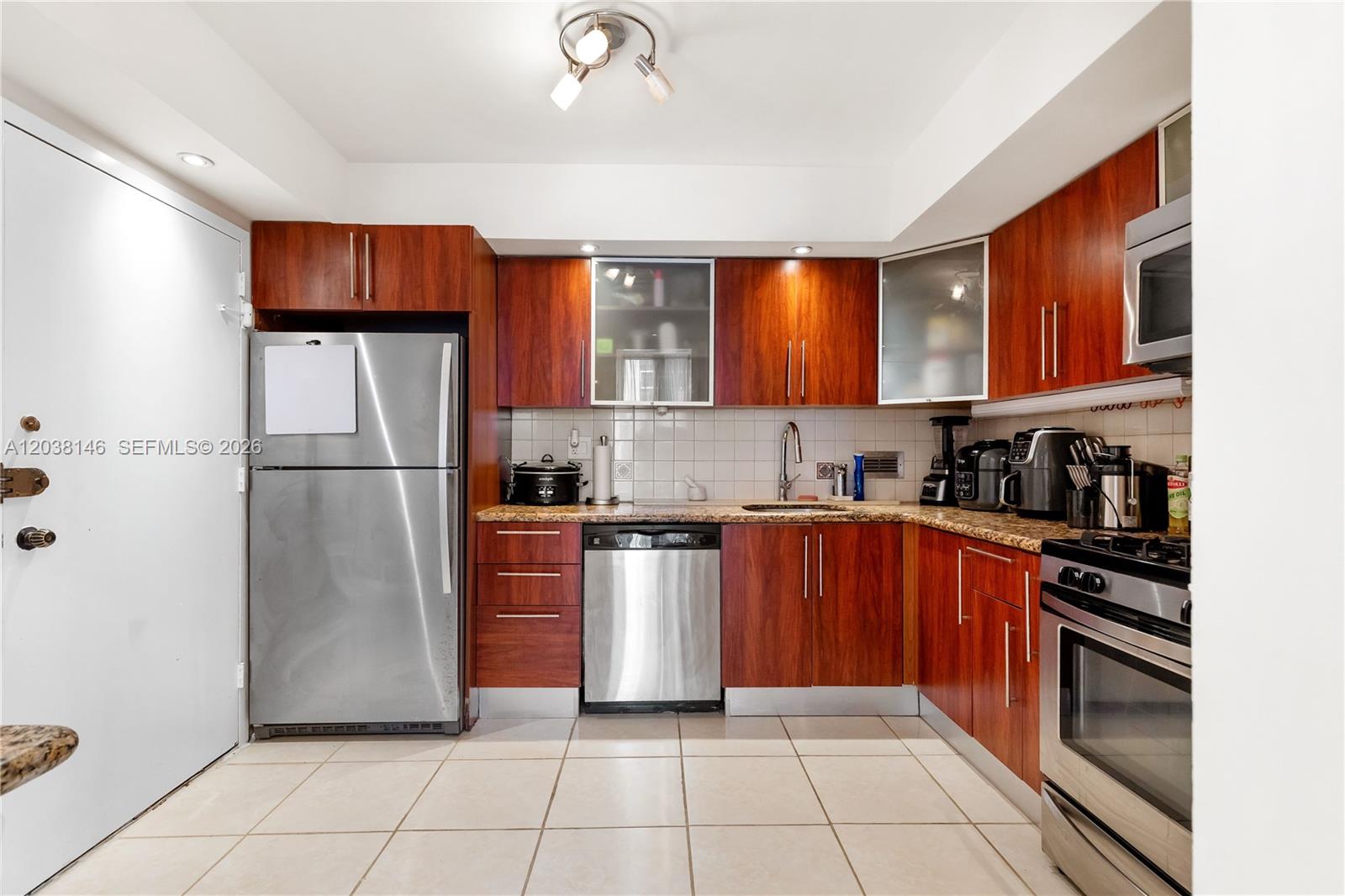 2030 S Ocean Drive 307 Property Photo 9