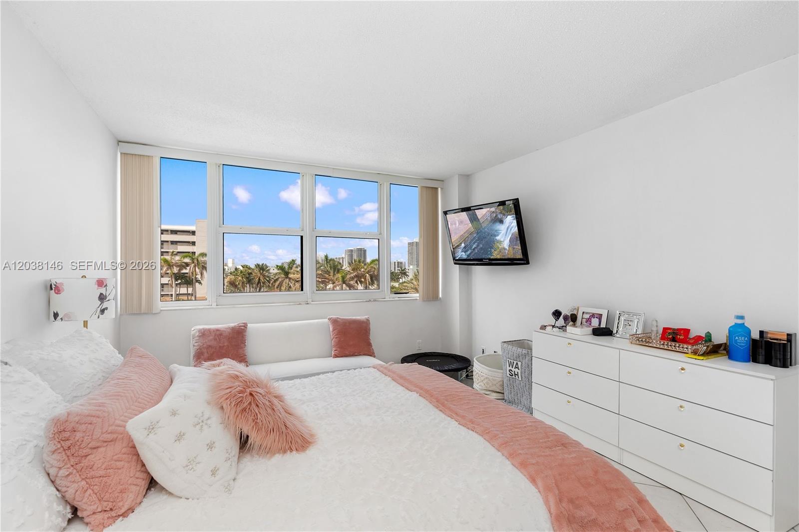 2030 S Ocean Drive 307 Property Photo 14