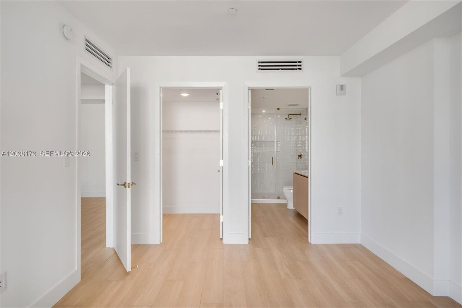 90 32 503 Property Photo 33