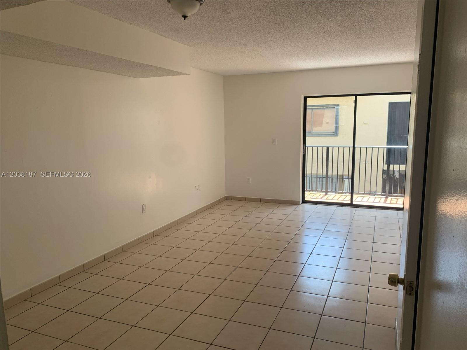 2319 W 60th Street D212 Property Photo 5