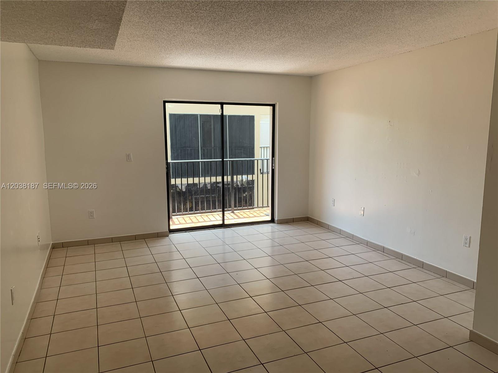 2319 W 60th Street D212 Property Photo 6