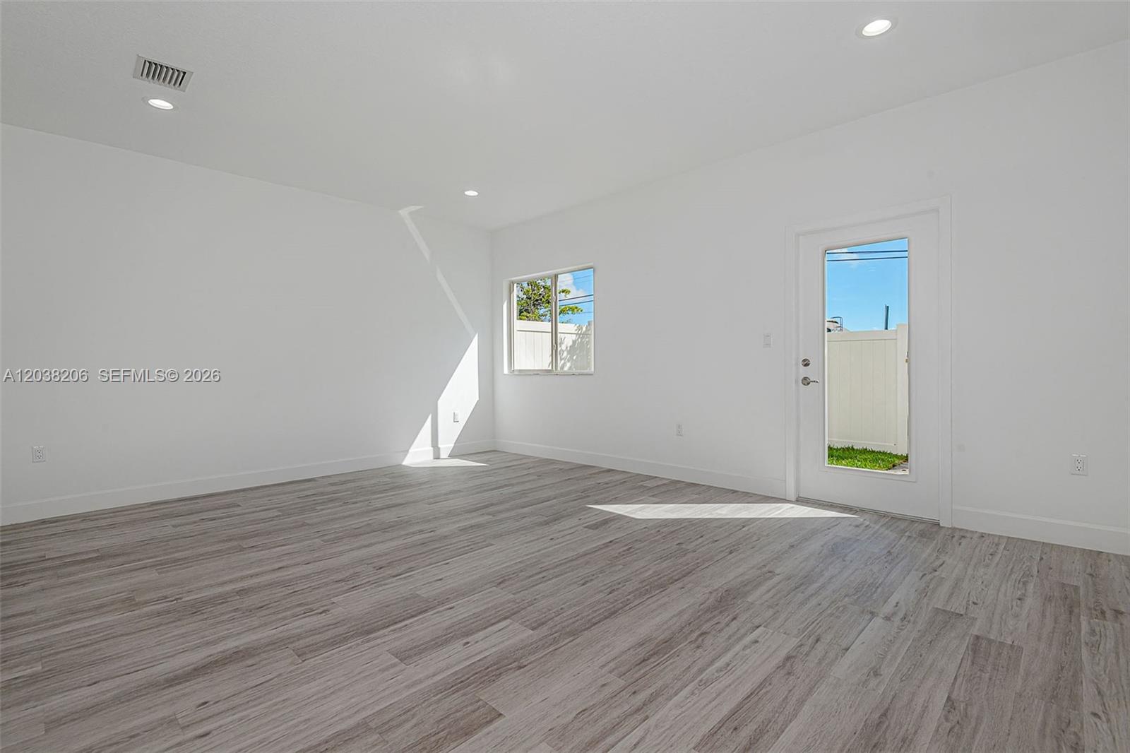 635 Nw 30 Terrace Property Photo 9