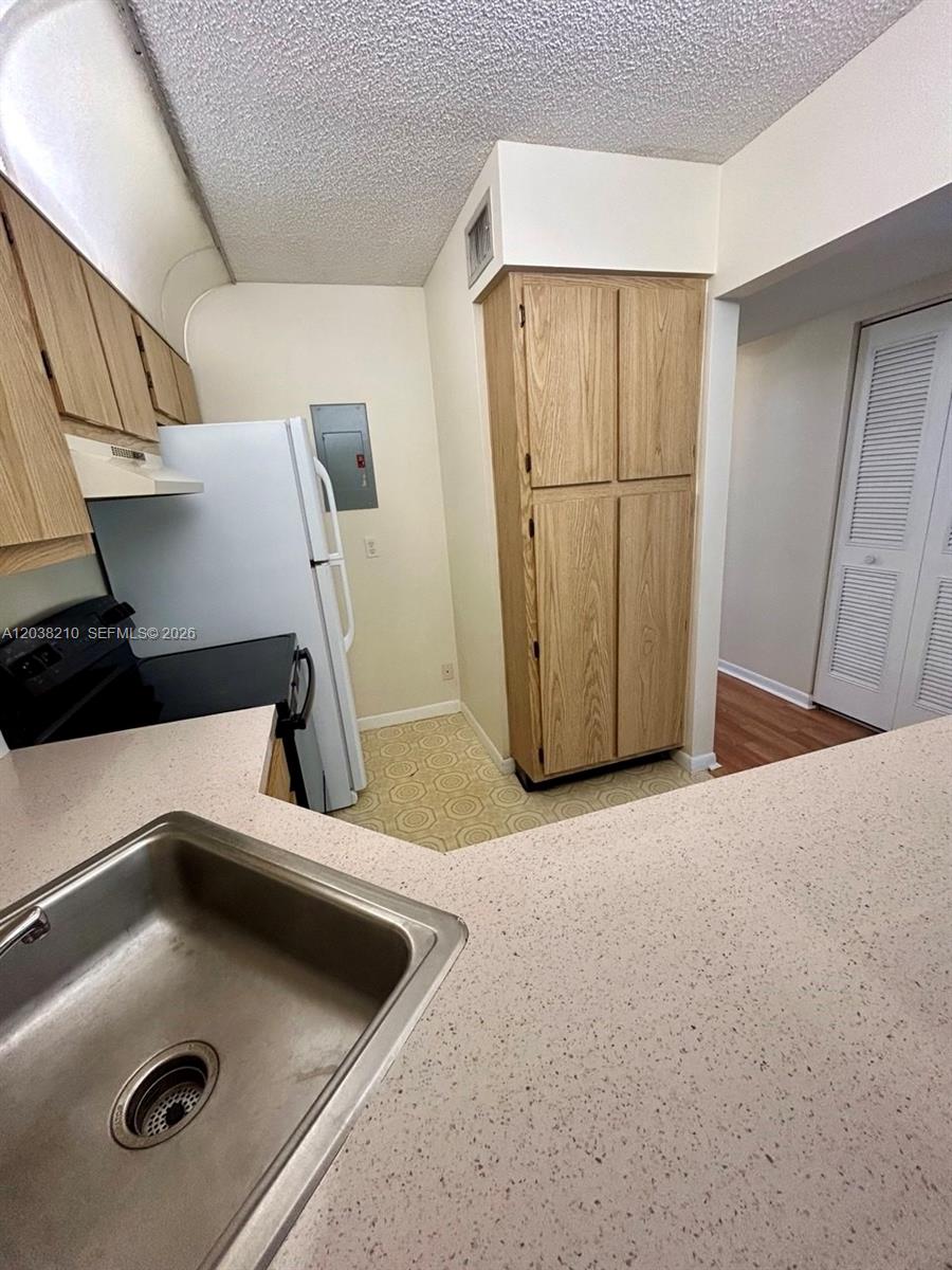 1113 Green Pine Boulevard H2 Property Photo 6